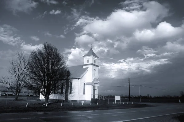 Church in rural Indiana in stormy weather — Stock Photo, Image