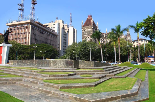植物区系喷泉孟买城市的景观 — 图库照片