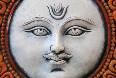 Tanrı Shiva'nın heykelinin atış kapatın