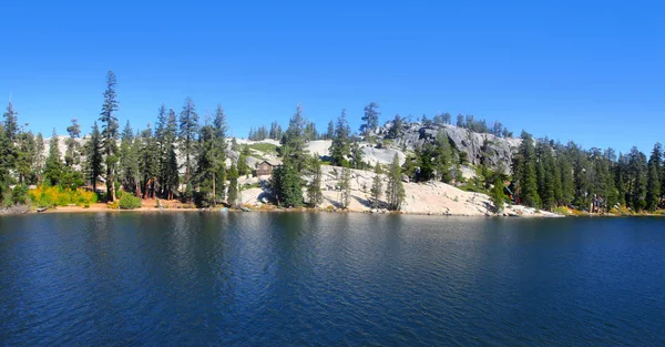 Lago Kirkwood nas montanhas Sierra, Califórnia — Fotografia de Stock