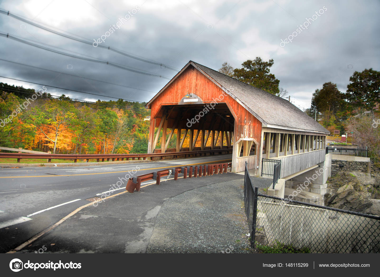Covered Bridge, Woodstock, Vermont бесплатно