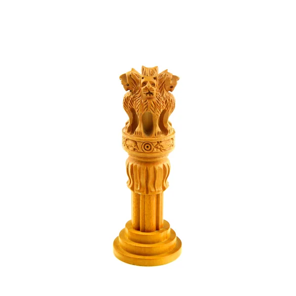 Holzschnitzerei des Wappens Indiens, vier Löwen. — Stockfoto