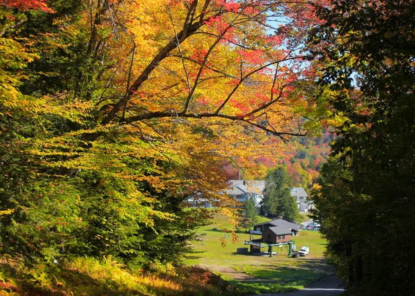 Scenic rural autumn drive in Vermont — Stock Photo, Image