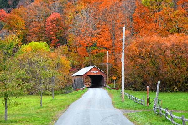 Pont couvert de Cilley dans le Vermont Tunbridge — Photo