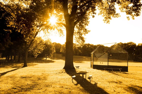 Campo pratica di calcio alla luce del sole del mattino — Foto Stock