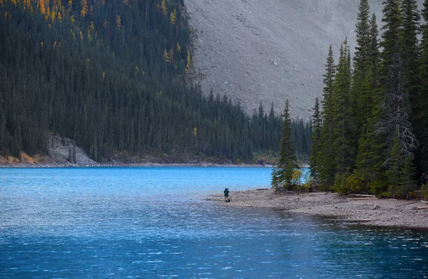 Krajobraz Jezioro Morenowe Parku Narodowym Banff — Zdjęcie stockowe