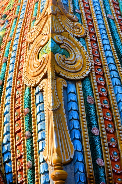 Detalhes Coloridos Sobre Templo Hindu — Fotografia de Stock