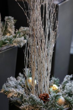 Noel süslemesi ve tencerede düzenleme