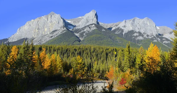 Drie Zusters Piek Van Trans Canada Snelweg Banff National Park — Stockfoto