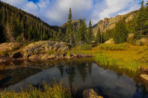 Paesaggio Lago Sogno Nel Parco Nazionale Delle Montagne Rocciose — Foto Stock