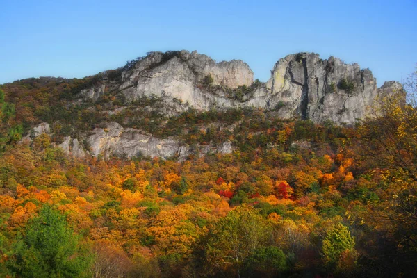 Seneca Picco Rocce Con Colorato Periodo Autunnale — Foto Stock