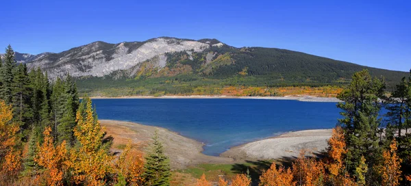 Landschappelijk Landschap Bij Het Meer Van Kananskis Alberta — Stockfoto