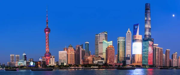 中国上海 2019年11月9日 上海市中心城区和中国金融中心位于黄浦江畔 — 图库照片