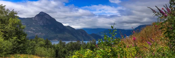 Paisagem Panorâmica Longo Rodovia Perto Squamish Colúmbia Britânica — Fotografia de Stock