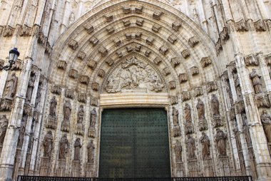 Giriş kapısı Sevilla Katedrali