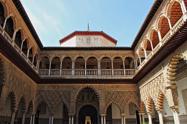 Patio en el Real Alcázar de Sevilla —  Fotos de Stock