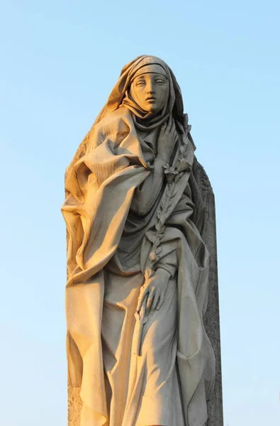 Estátua de Santa Catarina de Siena em Roma — Fotografia de Stock