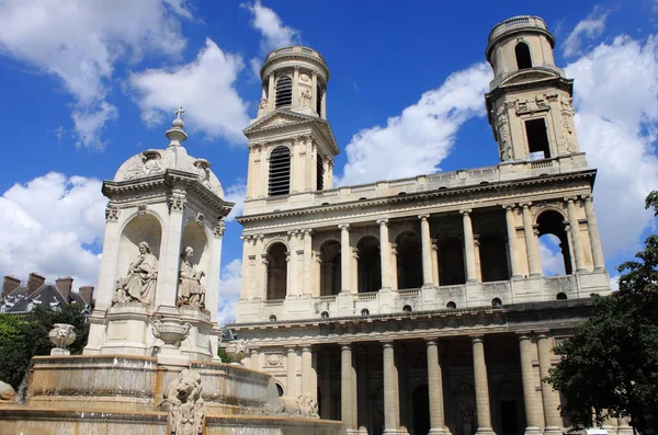 Церковь Святой Сюльпис в Париже — стоковое фото