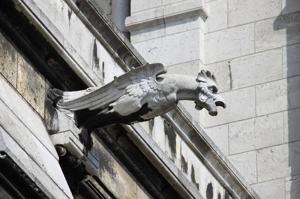 Gárgola en la Basílica del Sagrado Corazón — Foto de Stock