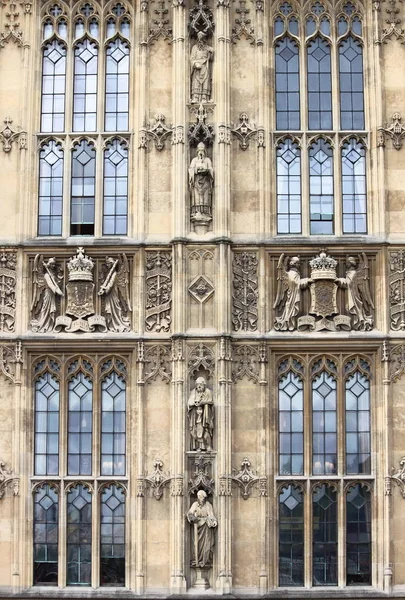 Bas-reliëfs in Westminster Palace — Stockfoto