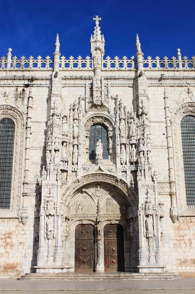 Porta de entrada do Mosteiro dos Jerónimos — Fotografia de Stock