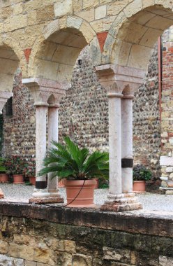 Kilise San Giovanni in Valle
