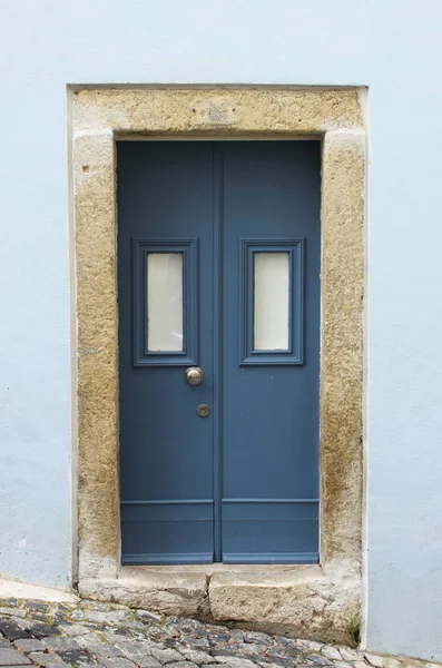 Porta da frente quadrada — Fotografia de Stock