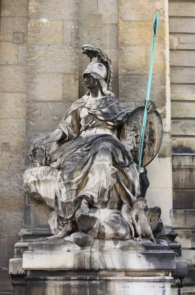 Standbeeld van athena — Stockfoto