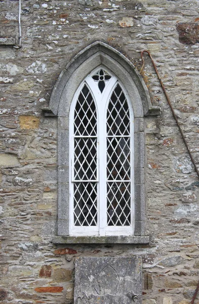 Antiche finestre gotiche — Foto Stock