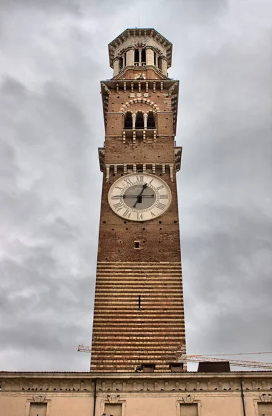 Torre Lamberti in piazza Erbe — Foto Stock