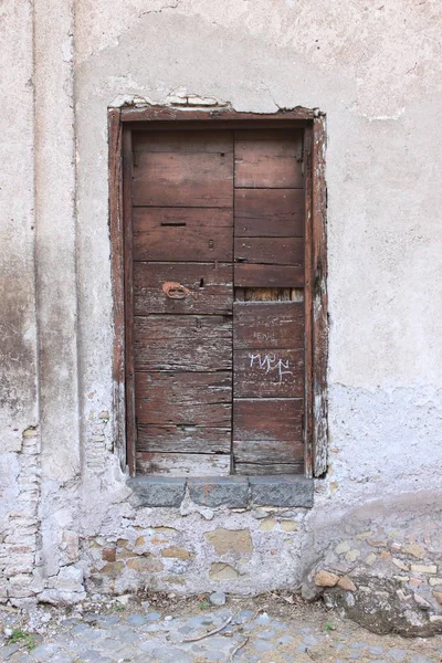 Antica porta in legno — Foto Stock