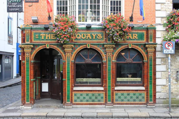 The Quay 's Bar in Dublin — стоковое фото