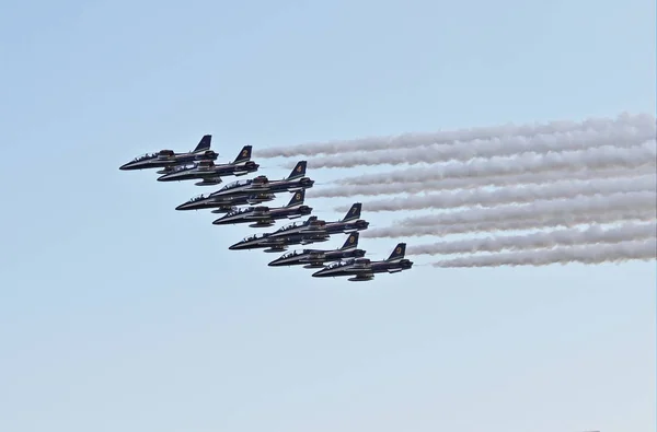 A equipa acrobática italiana Frecce Tricolori — Fotografia de Stock