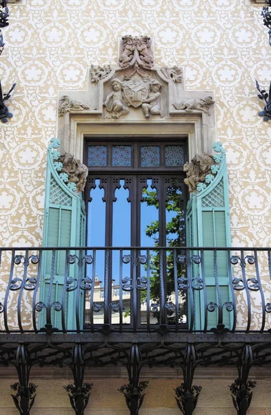 Balkon im amateurhaus von barcelona — Stockfoto