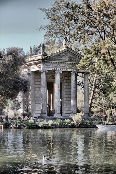 Tempel von esculapio in villa borghese — Stockfoto