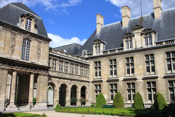 Innenhof des Carnavalet-Museums in Paris — Stockfoto