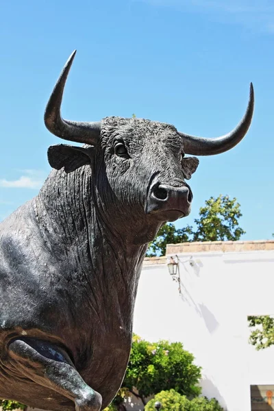 Estatua de toro en Ronda — Foto de Stock