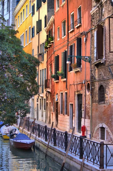 Urban scenic of Venice - HDR — Stock Photo, Image