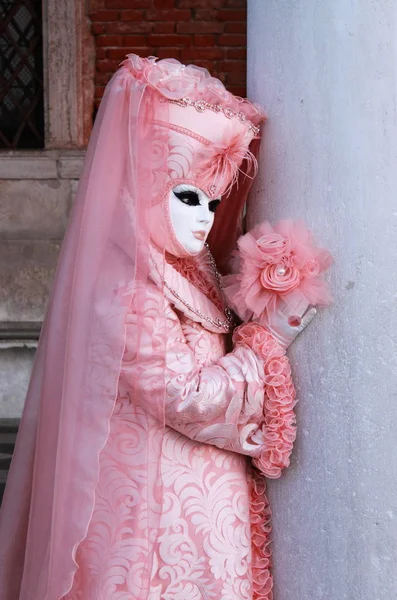 Pessoa em traje veneziano — Fotografia de Stock