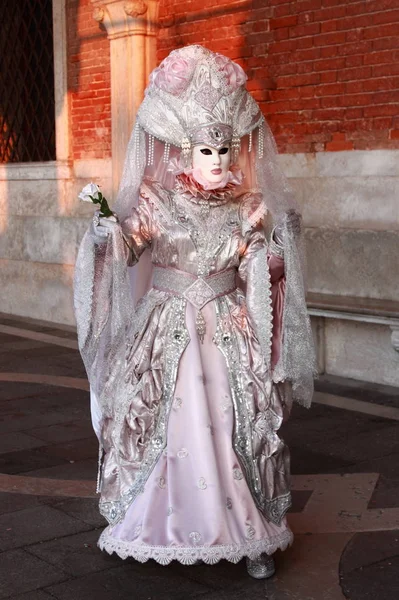 Persona en traje veneciano —  Fotos de Stock