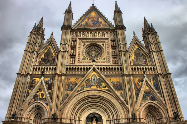 Πρόσοψη Του Καθεδρικού Ναού Της Orvieto Ούμπρια Ιταλία Hdr — Φωτογραφία Αρχείου