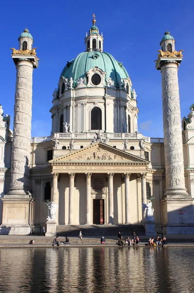 Iglesia de San Carlos en Viena —  Fotos de Stock