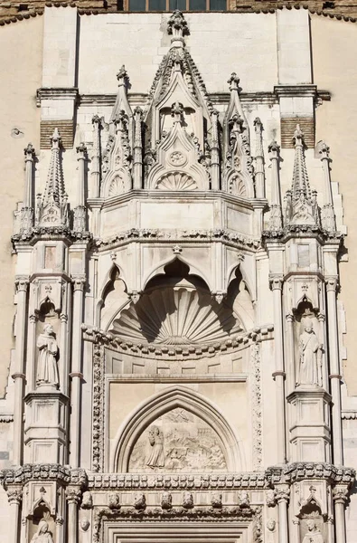 Портал церкви Святого Франциска в Анконе — стоковое фото