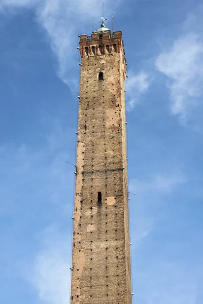 Башня Азинелли Болонье Италия — стоковое фото