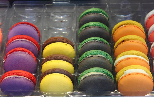 Biscoitos macaron coloridos — Fotografia de Stock