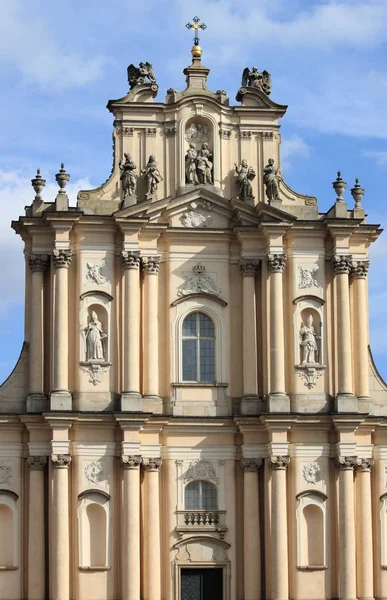 Πρόσοψη της εκκλησίας του Αγίου Ιωσήφ στη Βαρσοβία — Φωτογραφία Αρχείου
