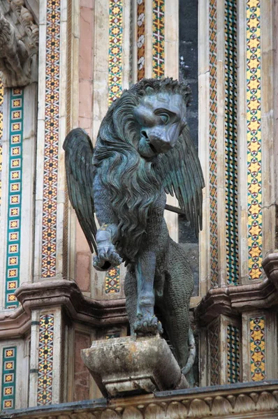 Detailní Záběr Fasádu Orvietské Katedrály Toskánsko Itálie — Stock fotografie