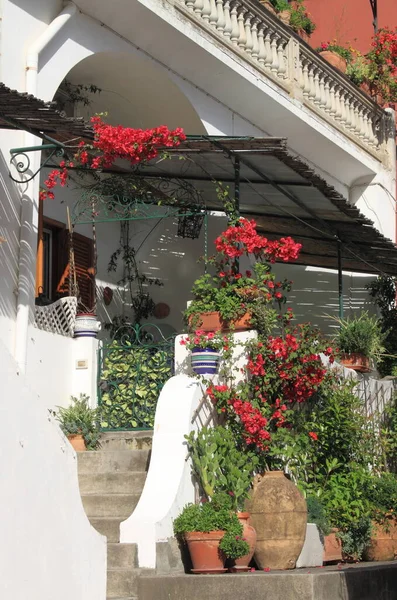 Typisches Haus Mit Balkon Und Blumen Positano Amalfiküste Italien — Stockfoto