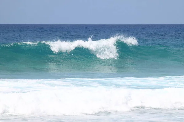 Grande Vague Océan Sur Une Plage Sable — Photo