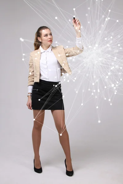 Celosvětová síť nebo bezdrátového internetu připojení futuristický koncept. Žena s propojenými tečkami. — Stock fotografie